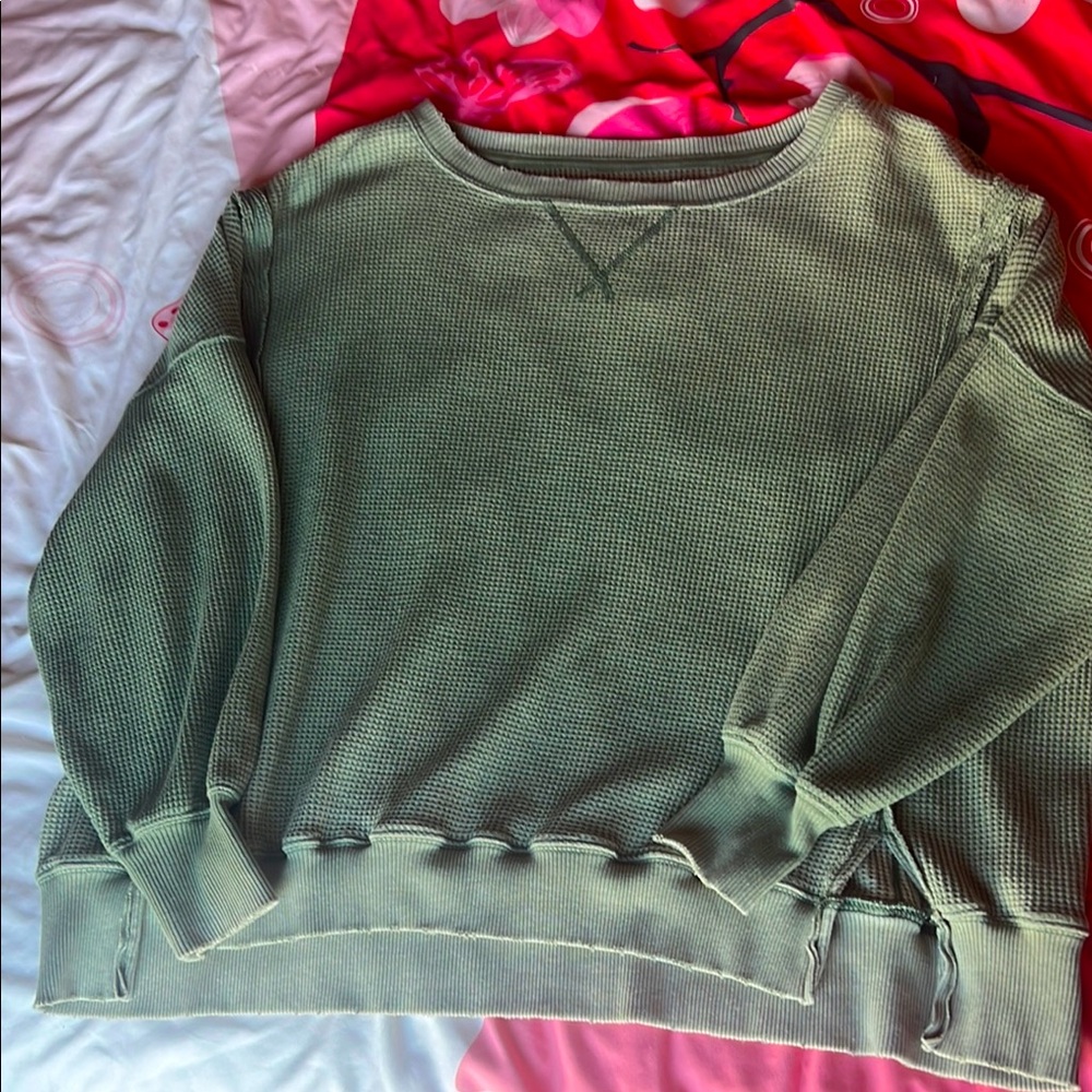American Eagle Women's Green lived-in oversized Sweater